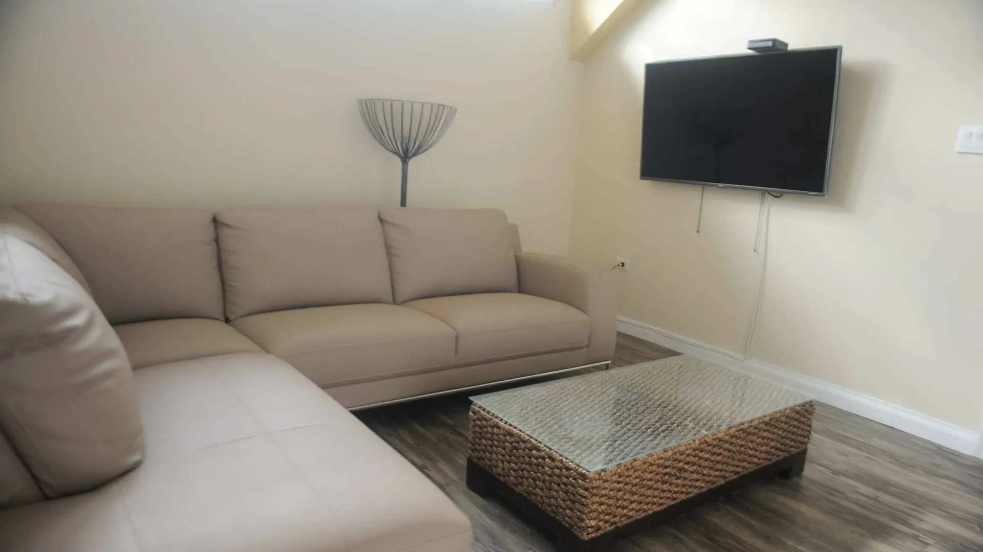 Lagoons Apartments مونتيغو باي جامايكا