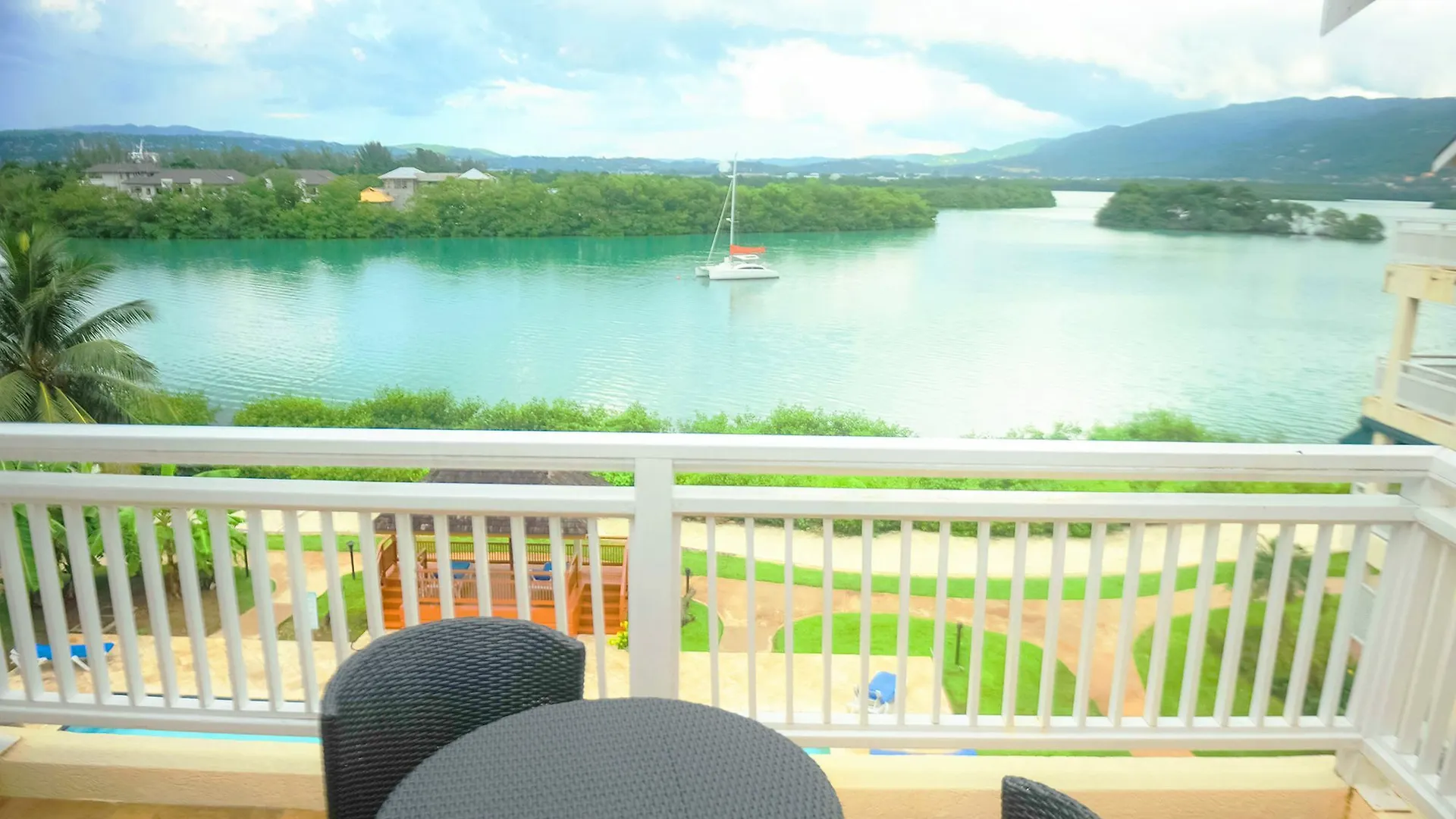 Lagoons Apartments مونتيغو باي